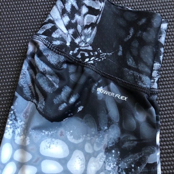 Champion Workout Capris - Picture 4 of 6